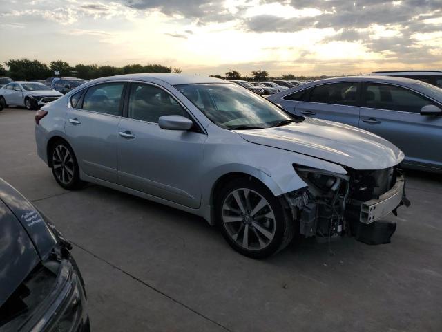 1N4AL3AP7HC140782 - 2017 NISSAN ALTIMA 2.5 SILVER photo 4