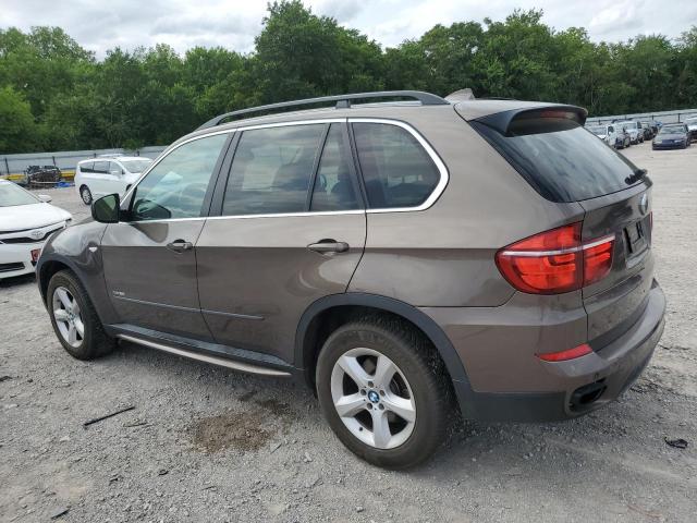 5UXZV8C59BLL67882 - 2011 BMW X5 XDRIVE50I BROWN photo 2
