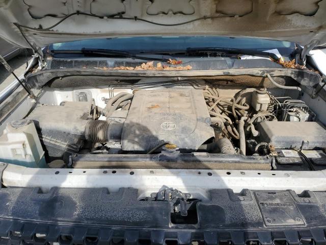 5TFRY5F1XJX229985 - 2018 TOYOTA TUNDRA DOUBLE CAB SR/SR5 WHITE photo 11