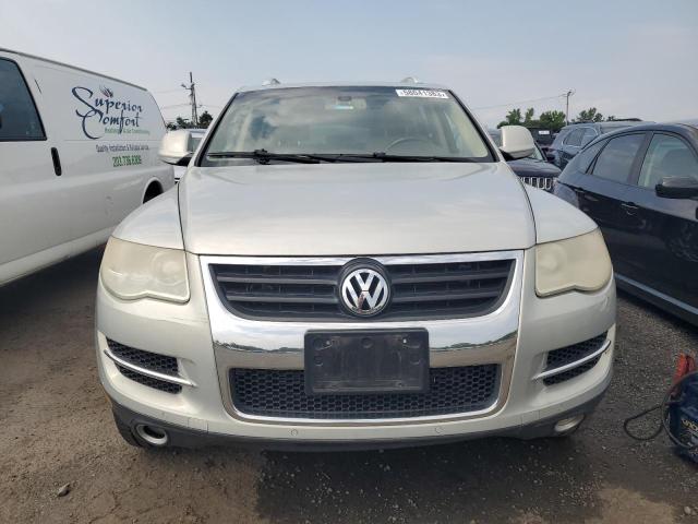 WVGBE77L49D018862 - 2009 VOLKSWAGEN TOUAREG 2 V6 SILVER photo 5