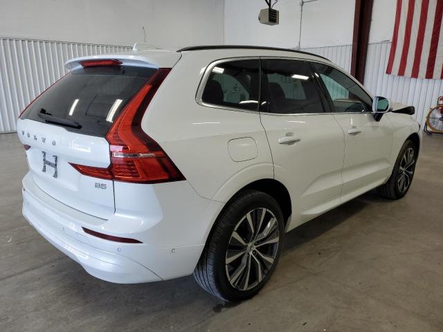 YV4L12DK3N1972398 - 2022 VOLVO XC60 B5 MOMENTUM WHITE photo 3