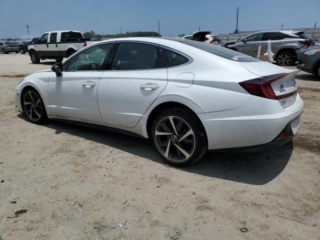 5NPEJ4J25MH124980 - 2021 HYUNDAI SONATA SEL PLUS WHITE photo 2