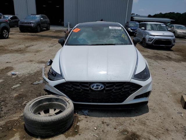 5NPEJ4J25MH124980 - 2021 HYUNDAI SONATA SEL PLUS WHITE photo 5