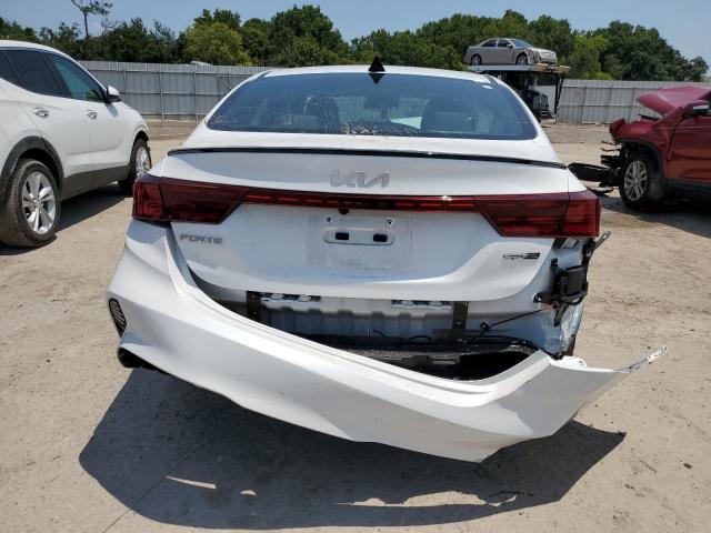 3KPF54AD7PE571779 - 2023 KIA FORTE GT LINE WHITE photo 6