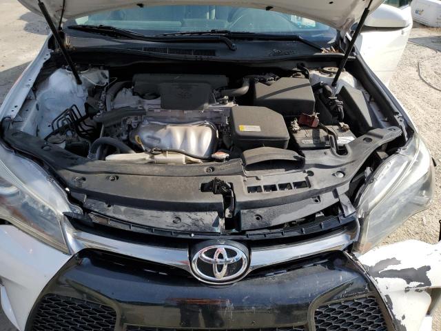 4T1BF1FK4GU246375 - 2016 TOYOTA CAMRY LE WHITE photo 11