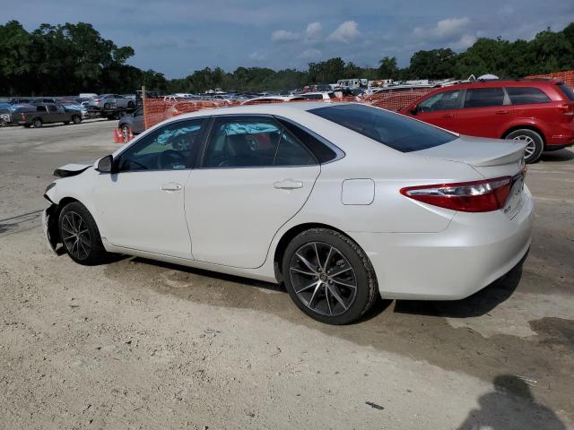 4T1BF1FK4GU246375 - 2016 TOYOTA CAMRY LE WHITE photo 2