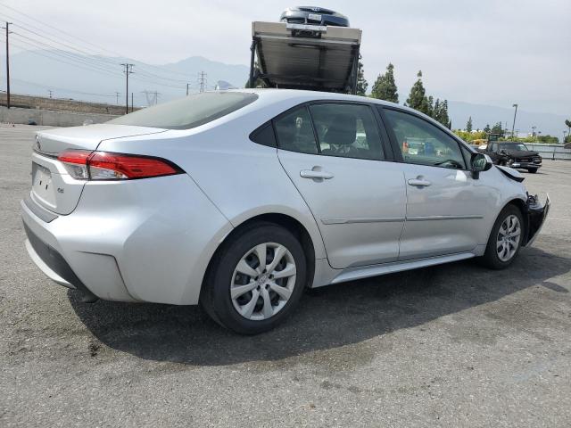JTDEPMAE6N3030757 - 2022 TOYOTA COROLLA LE SILVER photo 3
