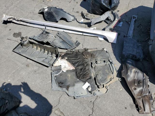 JTDKARFP4H3055298 - 2017 TOYOTA PRIUS PRIM 银色 照片 12