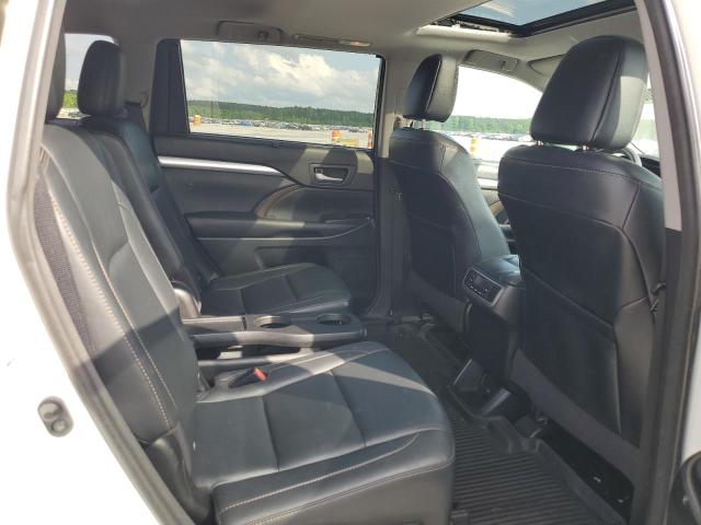 5TDKKRFH6GS161657 - 2016 TOYOTA HIGHLANDER XLE WHITE photo 11