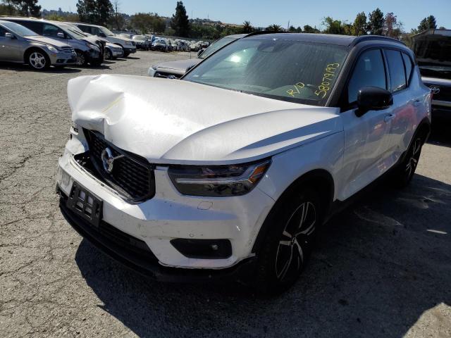 YV4162UM4M2467487 - 2021 VOLVO XC40 T5 R-DESIGN WHITE photo 1