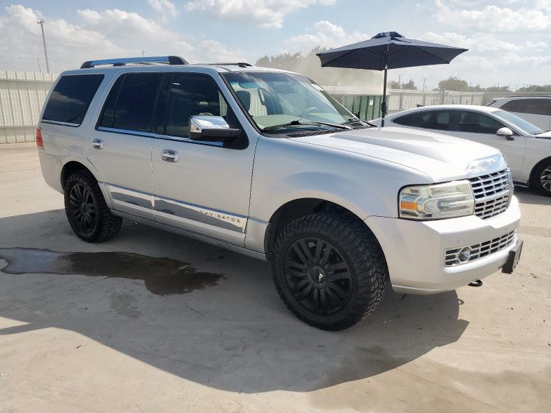 5LMJJ2J57BEJ09013 - 2011 LINCOLN NAVIGATOR SILVER photo 4