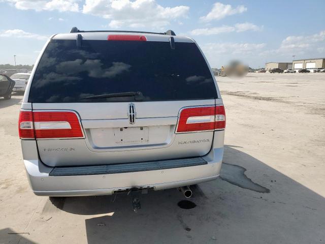 5LMJJ2J57BEJ09013 - 2011 LINCOLN NAVIGATOR SILVER photo 6