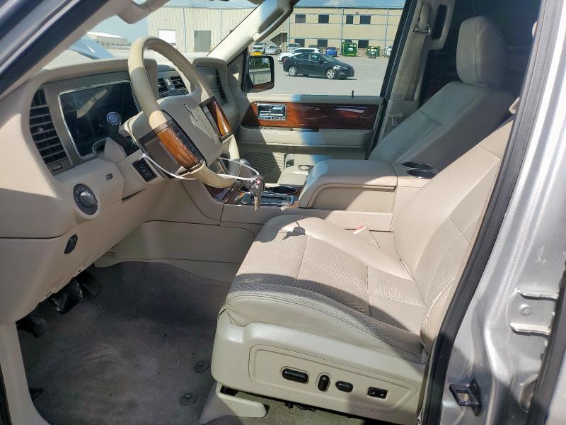 5LMJJ2J57BEJ09013 - 2011 LINCOLN NAVIGATOR SILVER photo 7