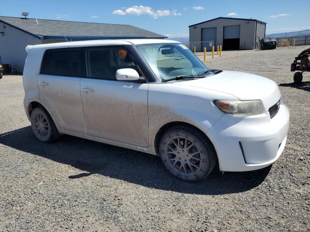 JTLKE50E281029724 - 2008 TOYOTA SCION XB WHITE photo 4