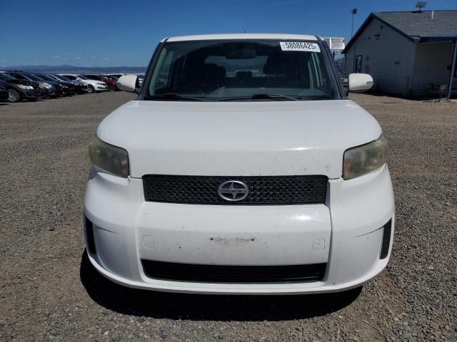 JTLKE50E281029724 - 2008 TOYOTA SCION XB WHITE photo 5
