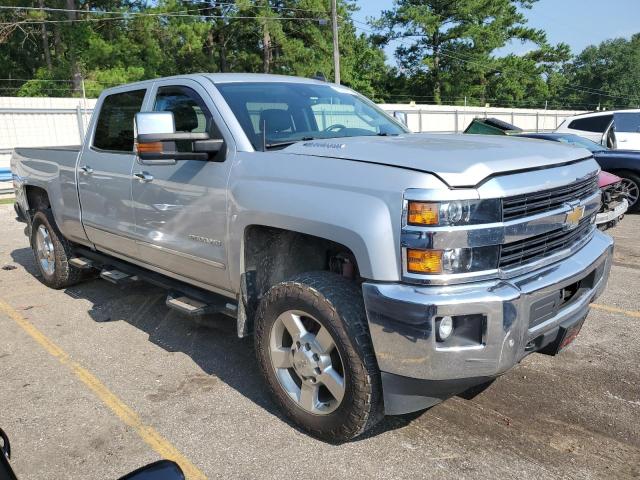 1GC1KWE83GF224449 - 2016 CHEVROLET SILVERADO K2500 HEAVY DUTY LTZ SILVER photo 4