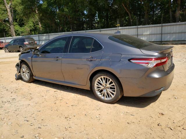 4T1B21HK0JU001296 - 2018 TOYOTA CAMRY HYBRID GRAY photo 2