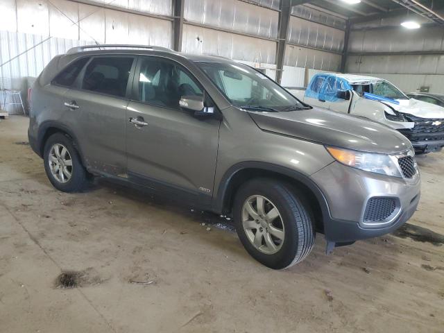 5XYKTDA21DG316627 - 2013 KIA SORENTO LX GRAY photo 4