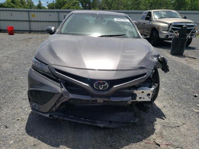 4T1G11AK9RU258908 - 2024 TOYOTA CAMRY SE NIGHT SHADE GRAY photo 5