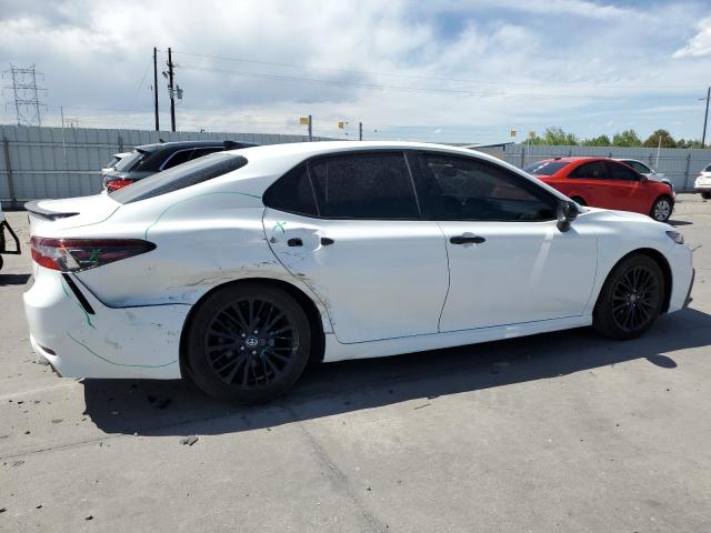 4T1T11BK5NU071415 - 2022 TOYOTA CAMRY SE თეთრი ფოტო 3