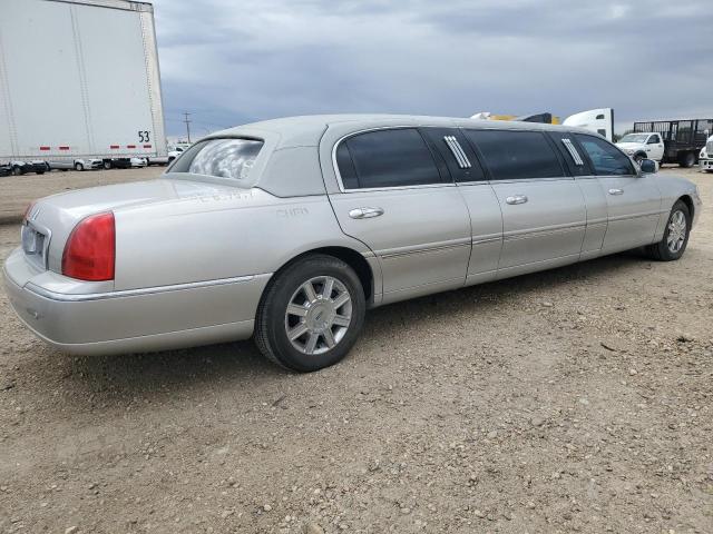 1L1FM88W76Y637917 - 2006 LINCOLN TOWN CAR EXECUTIVE Silber Foto 3