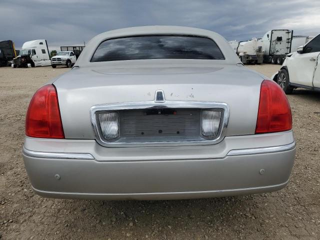 1L1FM88W76Y637917 - 2006 LINCOLN TOWN CAR EXECUTIVE Silber Foto 6