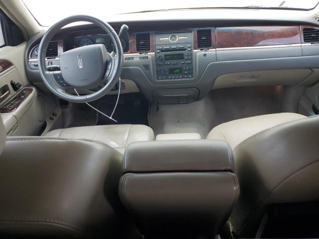 1L1FM88W76Y637917 - 2006 LINCOLN TOWN CAR EXECUTIVE Silber Foto 8