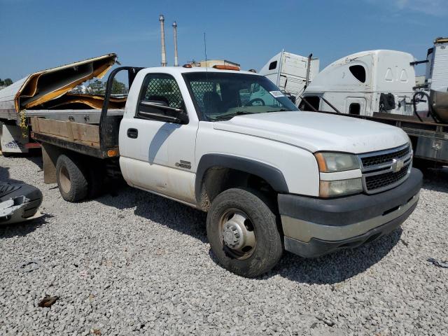 1GBJC34D86E278123 - 2006 CHEVROLET SILVERADO C3500 WHITE photo 4