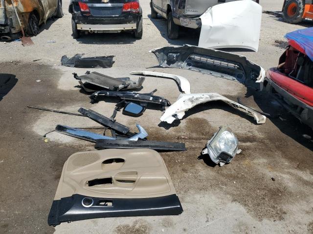 5TFJU4GN2FX068902 - 2015 TOYOTA TACOMA DOUBLE CAB PRERUNNER WHITE photo 12