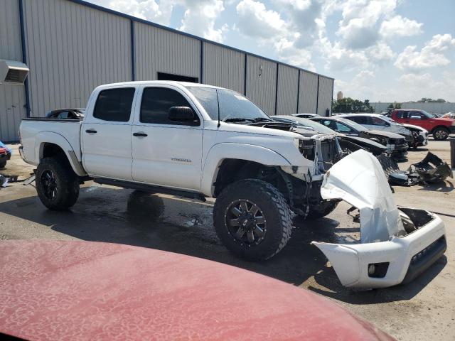 5TFJU4GN2FX068902 - 2015 TOYOTA TACOMA DOUBLE CAB PRERUNNER WHITE photo 4