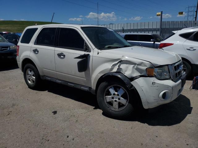 1FMCU0C70CKC25906 - 2012 FORD ESCAPE XLS WHITE photo 4