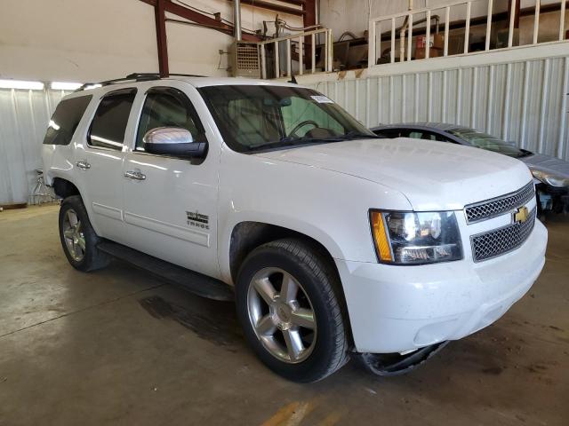 1GNSCAE08DR169433 - 2013 CHEVROLET TAHOE C1500  LS WHITE photo 4