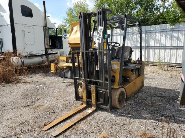 ETB1450381 - 2006 CATERPILLAR LIFT TRUCK YELLOW photo 2