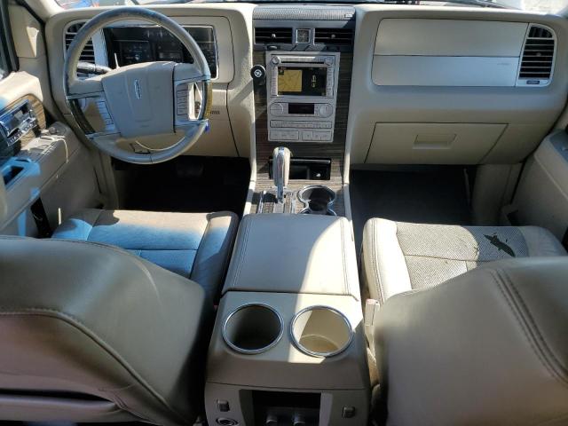 5LMJJ2H57AEJ00347 - 2010 LINCOLN NAVIGATOR BLACK photo 8