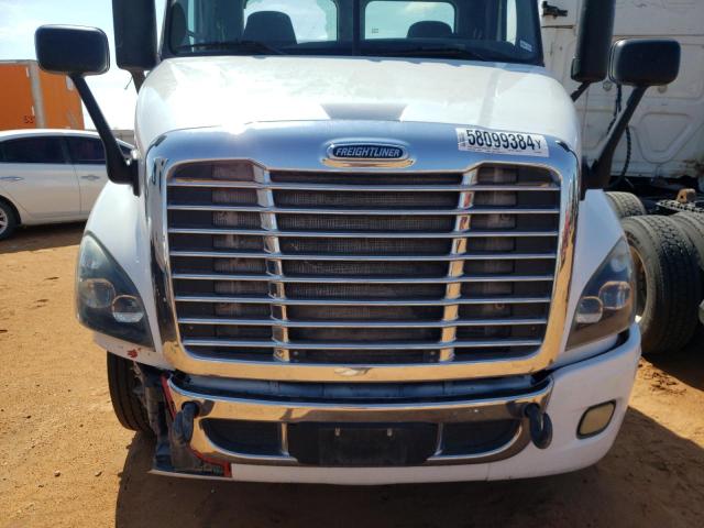 3AKBGADV9HSHX5164 - 2017 FREIGHTLINER CASCADIA 1 WHITE photo 7