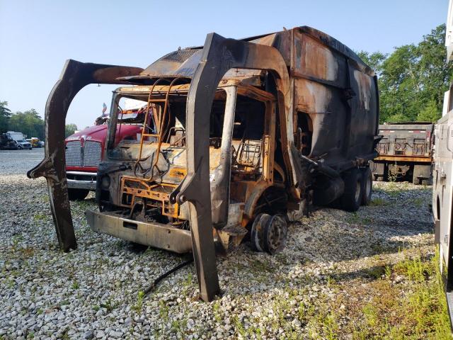 1M2AV04C08M001708 - 2008 MACK 600 MRU600 BURN photo 2