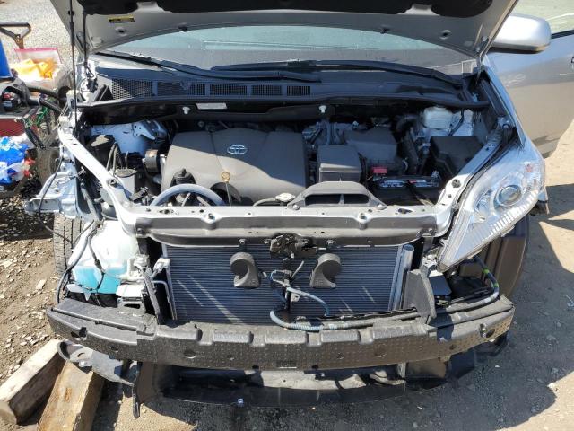 5TDYZ3DC3KS994321 - 2019 TOYOTA SIENNA XLE SILVER photo 12