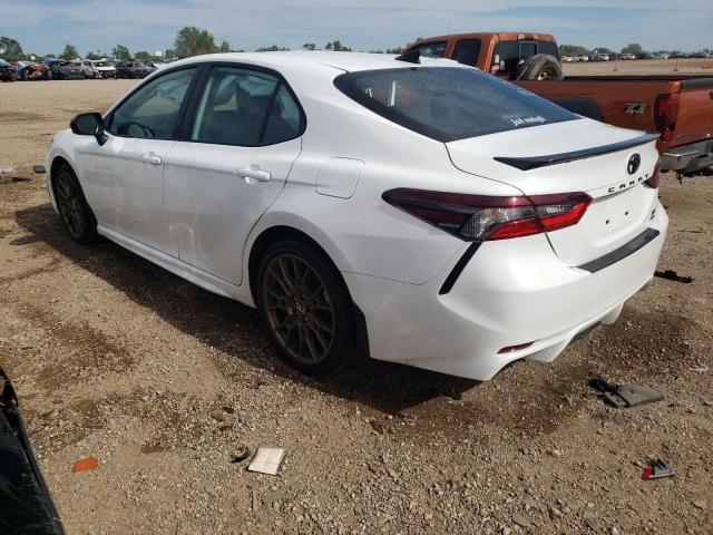 4T1T11BK8PU080581 - 2023 TOYOTA CAMRY SE NIGHT SHADE WHITE photo 2