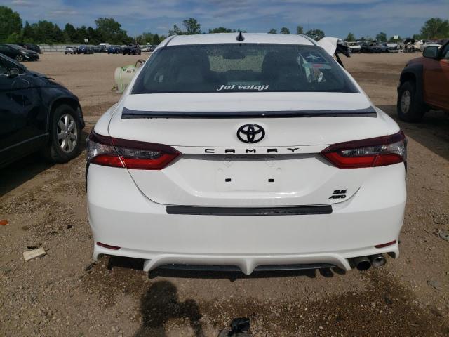 4T1T11BK8PU080581 - 2023 TOYOTA CAMRY SE NIGHT SHADE WHITE photo 6