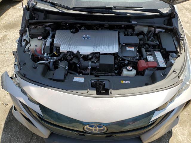 JTDKARFP6J3097039 - 2018 TOYOTA PRIUS PRIM 奶油色 照片 11