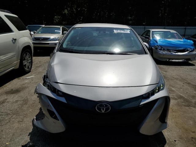 JTDKARFP6J3097039 - 2018 TOYOTA PRIUS PRIM 奶油色 照片 5