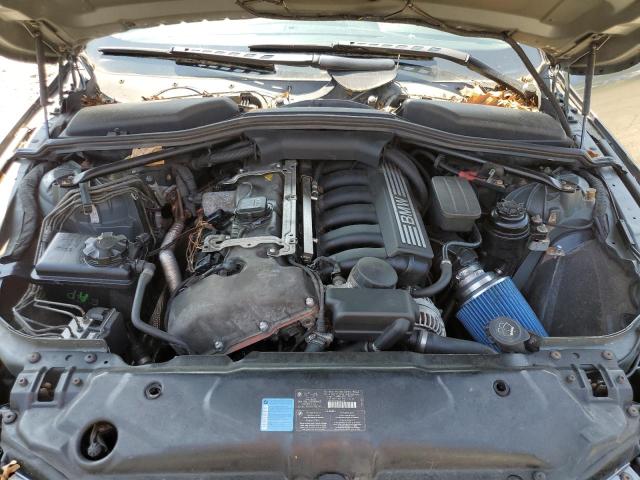 WBANF33516CB86670 - 2006 BMW 525 XI GRAY photo 11