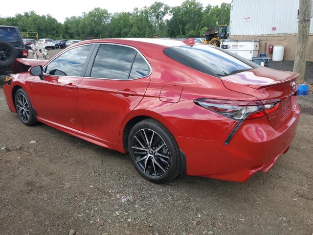 4T1T11BK3PU077779 - 2023 TOYOTA CAMRY SE NIGHT SHADE RED photo 2
