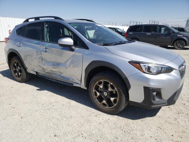 JF2GTABC7JH327177 - 2018 SUBARU CROSSTREK PREMIUM SILVER photo 4