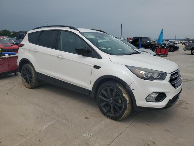 1FMCU0GD6KUB94664 - 2019 FORD ESCAPE SE WHITE photo 4