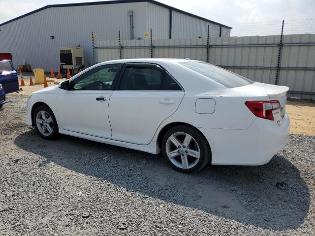 4T1BF1FK0DU646574 - 2013 TOYOTA CAMRY L WHITE photo 2