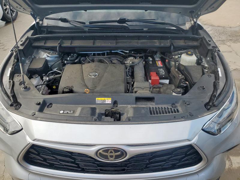 5TDGZRAH0NS547948 - 2022 TOYOTA HIGHLANDER XLE SILVER photo 12
