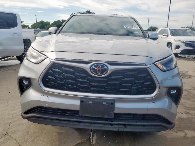 5TDGZRAH0NS547948 - 2022 TOYOTA HIGHLANDER XLE SILVER photo 5