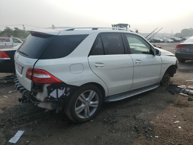 4JGDA5HB1CA025453 - 2012 MERCEDES-BENZ ML 350 4MATIC WHITE photo 3