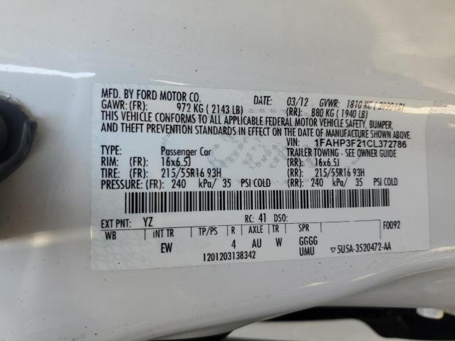 1FAHP3F21CL372786 - 2012 FORD FOCUS SE WHITE photo 12